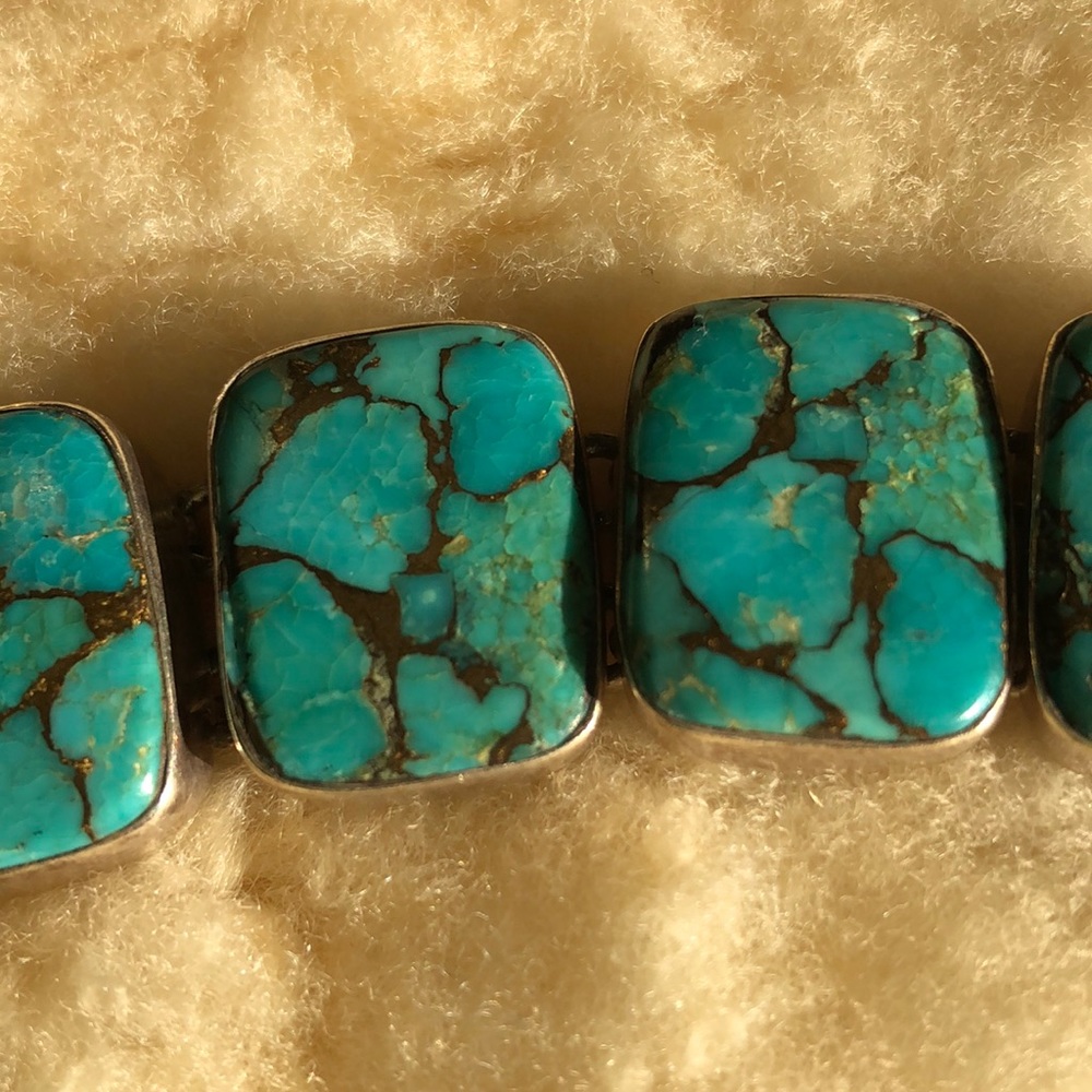 Turquoise Bracelet set in silver - Picture 2 of 6